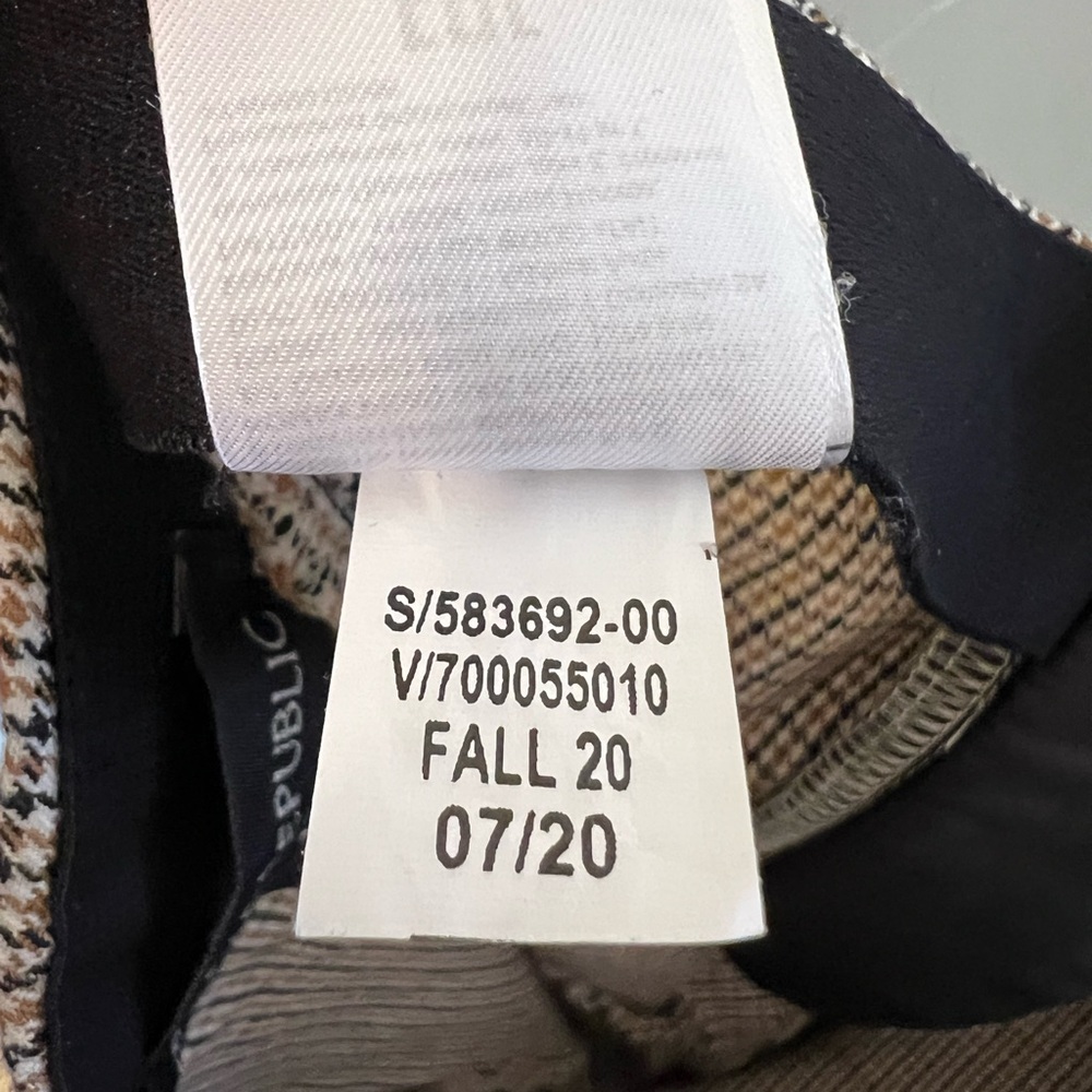 Banana Republic Women's Tan Checkered Cargo Pants 10 - Picture 9 of 10